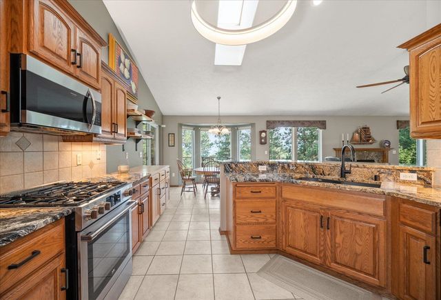 310 W AUBURN CREST Ct, Spokane, WA 99224