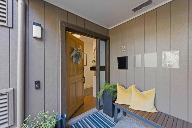 1115 Crestview Drive 2, San Carlos, CA 94070