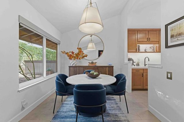 1115 Crestview Drive 2, San Carlos, CA 94070