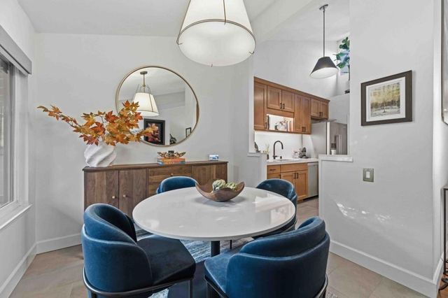 1115 Crestview Drive 2, San Carlos, CA 94070