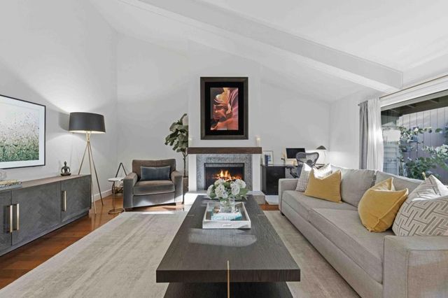 1115 Crestview Drive 2, San Carlos, CA 94070