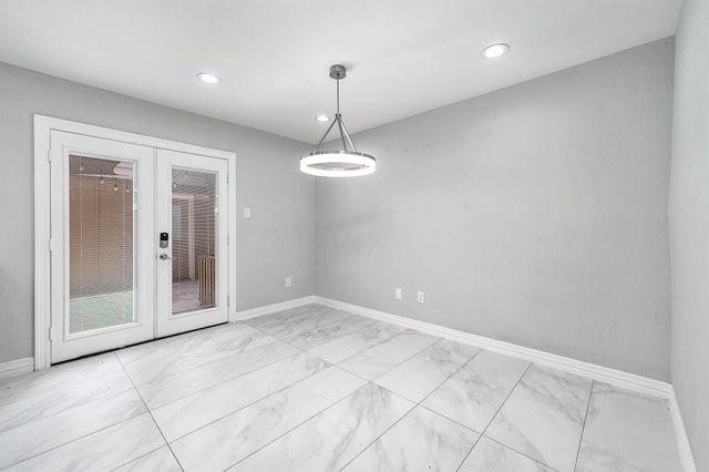11643 Village Place Drive 194, Houston, TX 77077