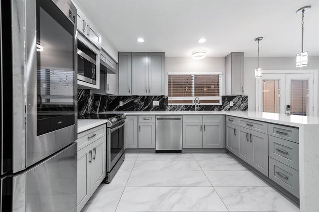 11643 Village Place Drive 194, Houston, TX 77077