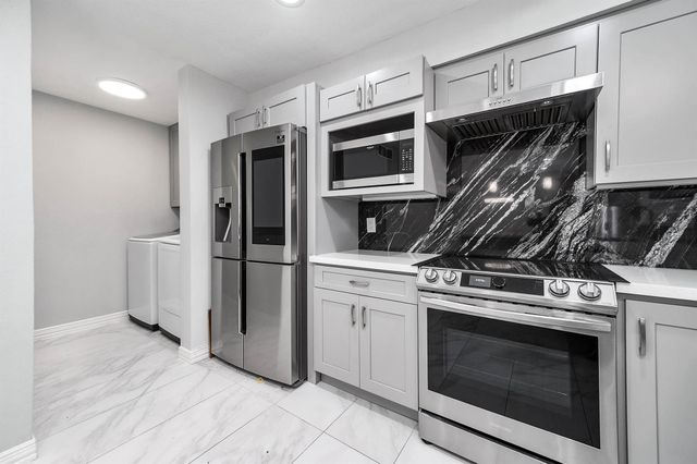 11643 Village Place Drive 194, Houston, TX 77077