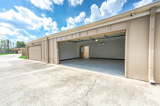 11643 Village Place Drive 194, Houston, TX 77077
