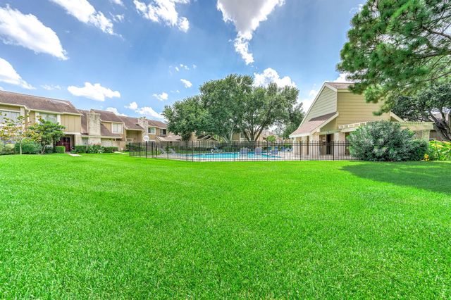 11643 Village Place Drive 194, Houston, TX 77077