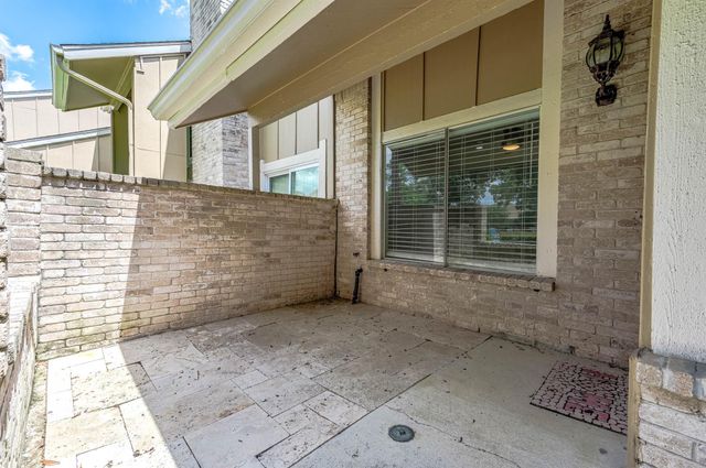 11643 Village Place Drive 194, Houston, TX 77077