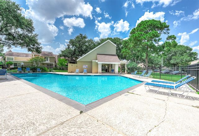 11643 Village Place Drive 194, Houston, TX 77077