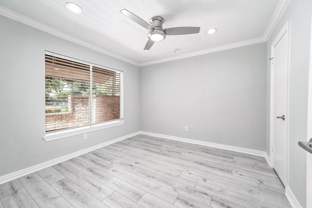 11643 Village Place Drive 194, Houston, TX 77077