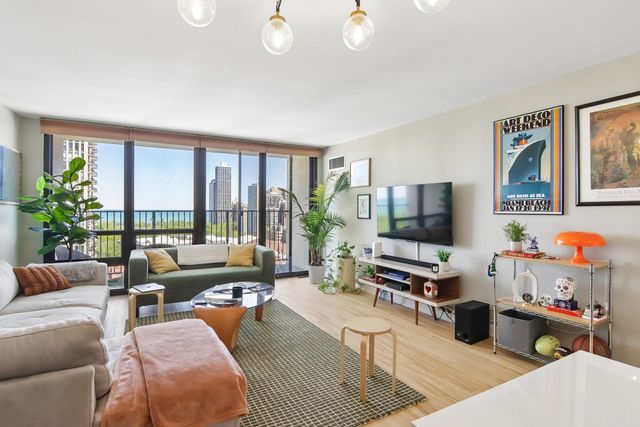 1636 N Wells Street 1709, Chicago, IL 60614