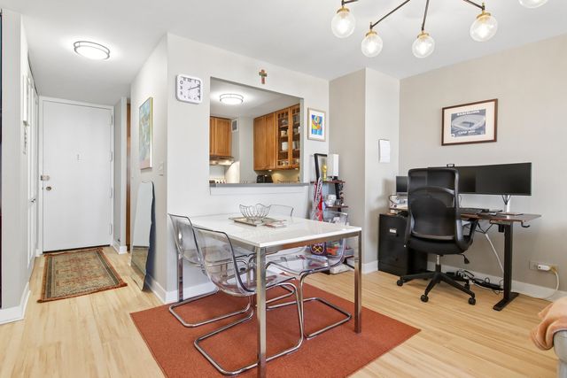 1636 N Wells Street 1709, Chicago, IL 60614