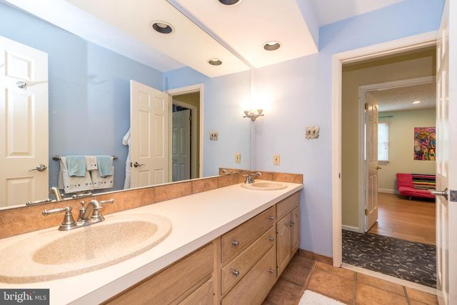 103 TANGLEBROOK, Southampton, PA 18966