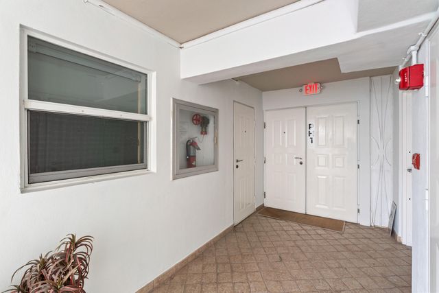 121 Golden Isles Drive Ph1, Hallandale Beach, FL 33009