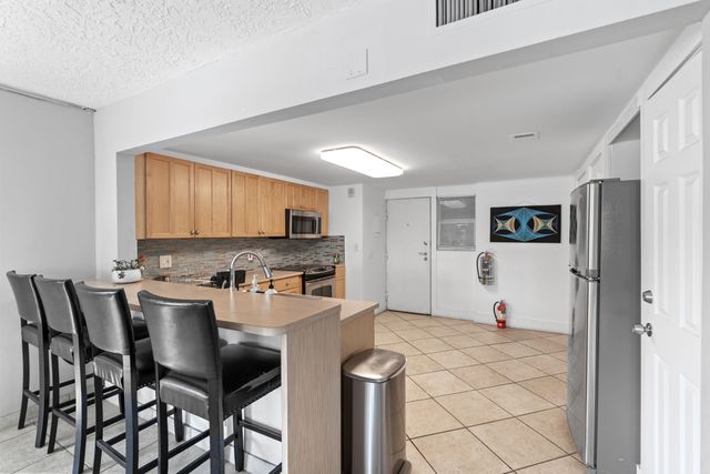 121 Golden Isles Drive Ph1, Hallandale Beach, FL 33009