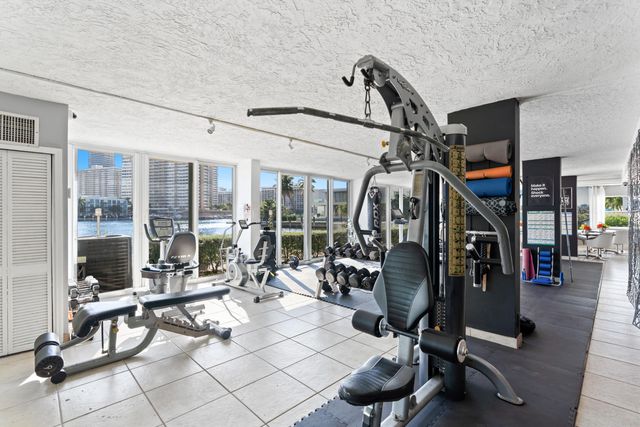 121 Golden Isles Drive Ph1, Hallandale Beach, FL 33009