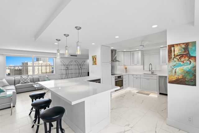 121 Golden Isles Drive Ph1, Hallandale Beach, FL 33009