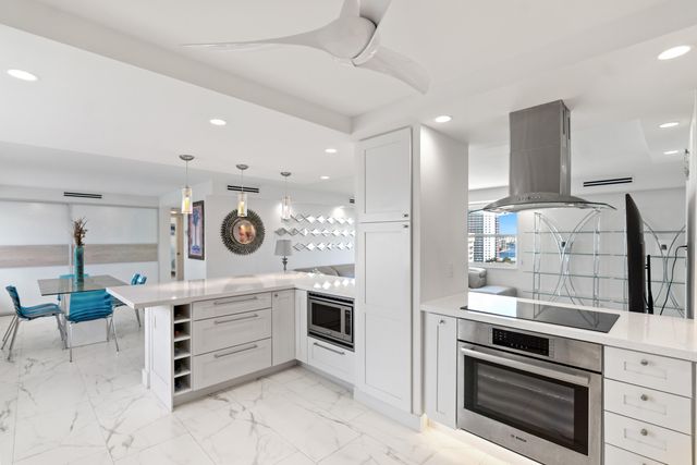 121 Golden Isles Drive Ph1, Hallandale Beach, FL 33009