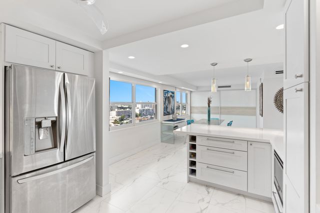 121 Golden Isles Drive Ph1, Hallandale Beach, FL 33009