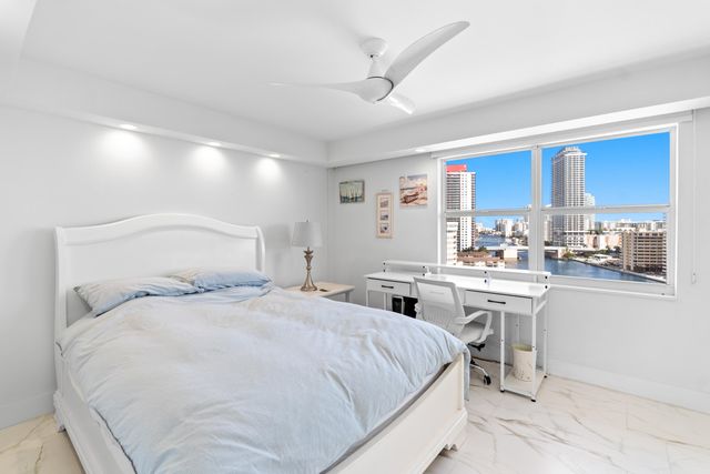 121 Golden Isles Drive Ph1, Hallandale Beach, FL 33009