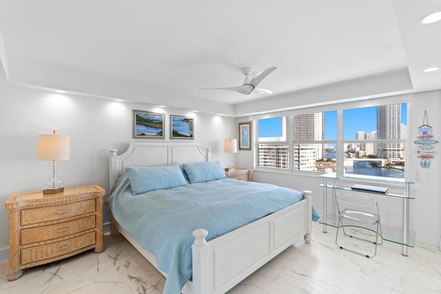 121 Golden Isles Drive Ph1, Hallandale Beach, FL 33009