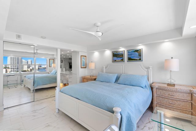 121 Golden Isles Drive Ph1, Hallandale Beach, FL 33009