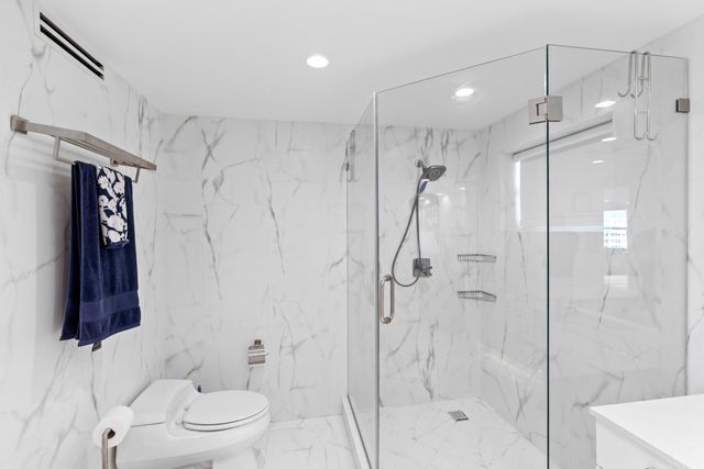 121 Golden Isles Drive Ph1, Hallandale Beach, FL 33009