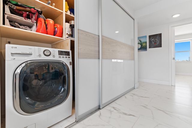 121 Golden Isles Drive Ph1, Hallandale Beach, FL 33009