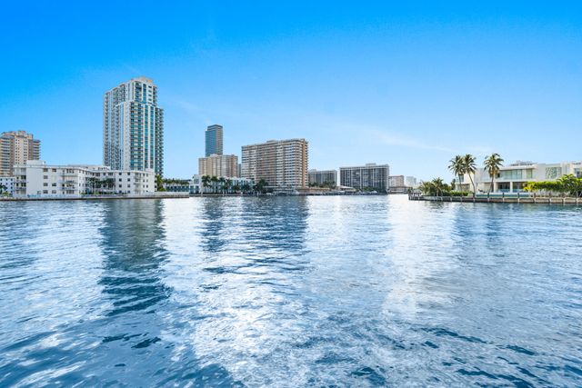 121 Golden Isles Drive Ph1, Hallandale Beach, FL 33009