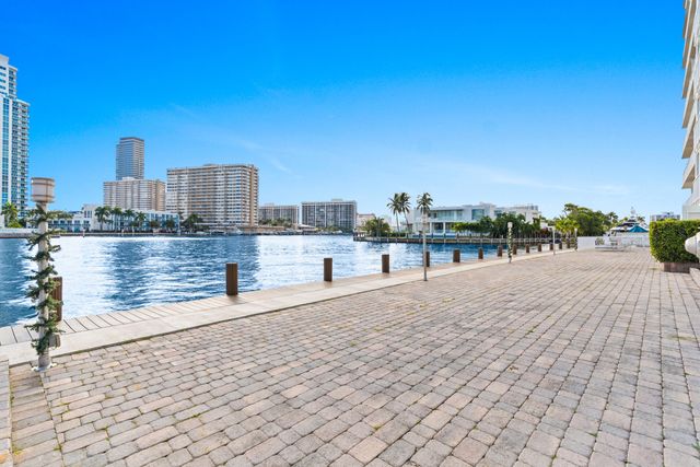 121 Golden Isles Drive Ph1, Hallandale Beach, FL 33009