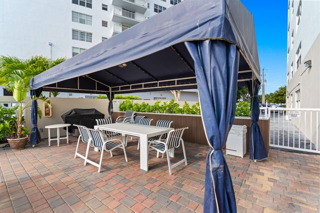 121 Golden Isles Drive Ph1, Hallandale Beach, FL 33009