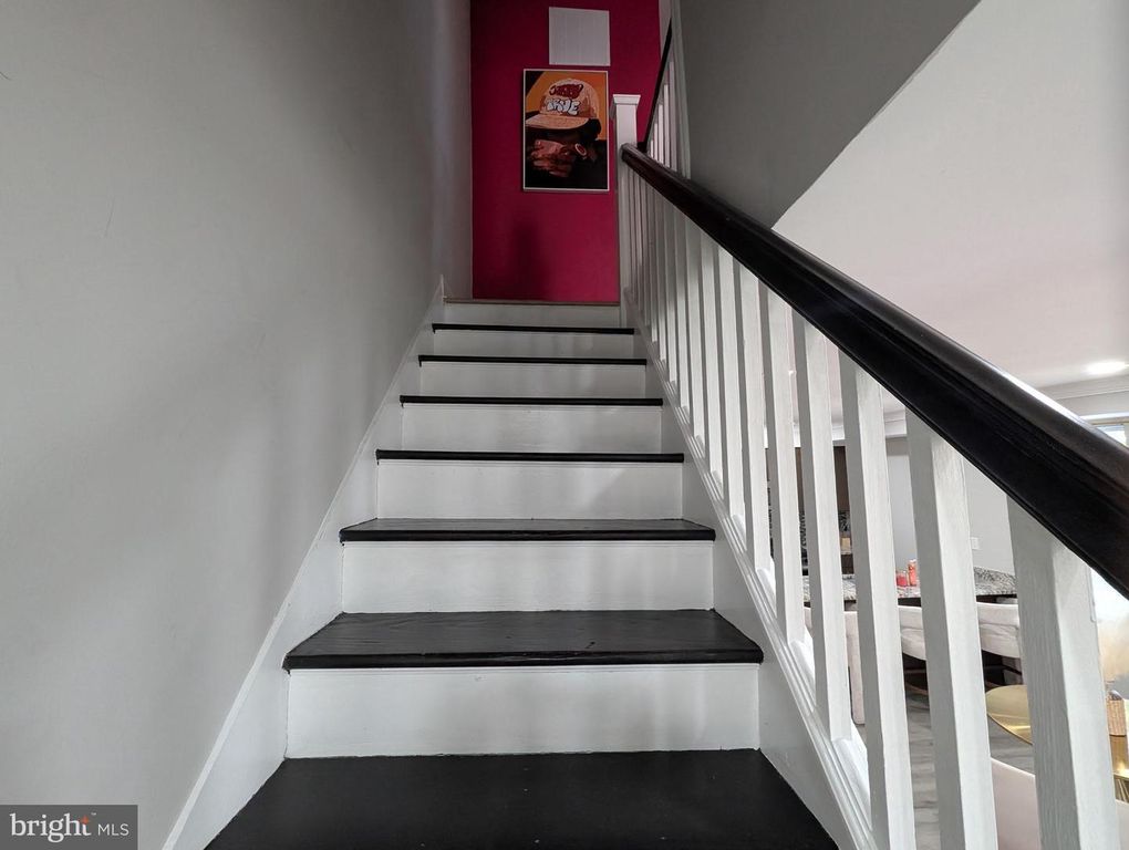 Image 11 of property listing at 410 ANNABEL AVE, Baltimore, MD 21225