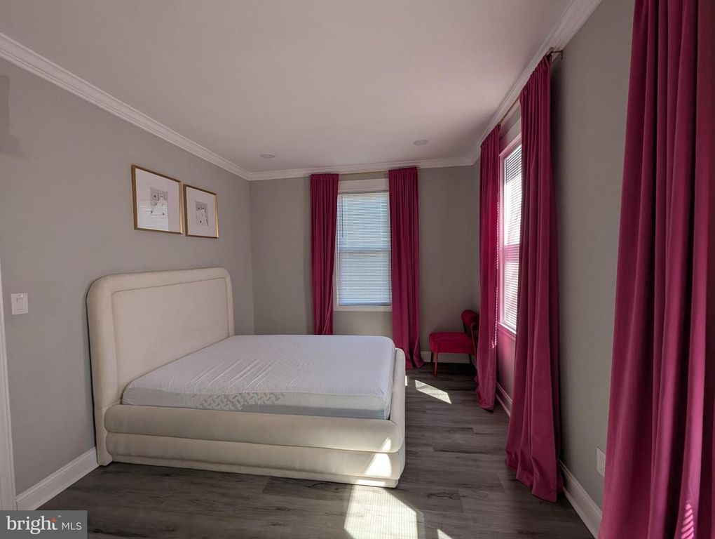 Image 12 of property listing at 410 ANNABEL AVE, Baltimore, MD 21225