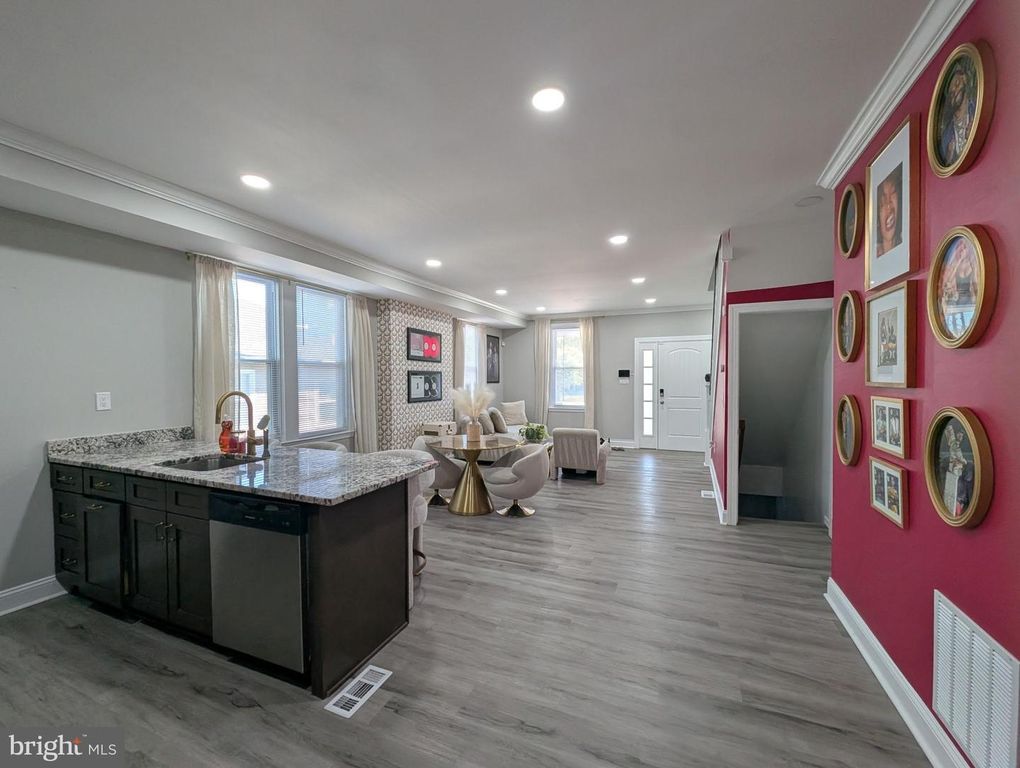 Image 7 of property listing at 410 ANNABEL AVE, Baltimore, MD 21225