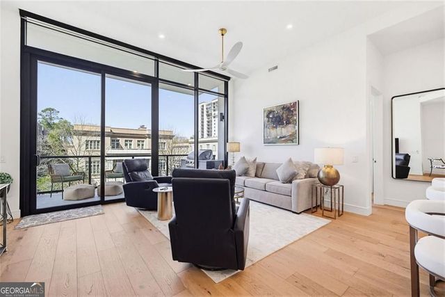 2425 Peachtree Road NE 412, Atlanta, GA 30305