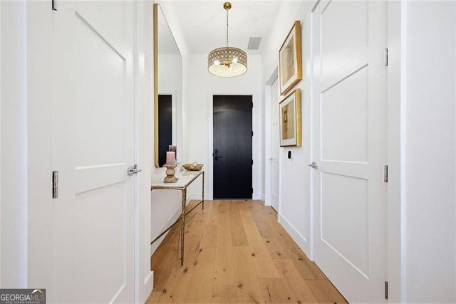 2425 Peachtree Road NE 412, Atlanta, GA 30305