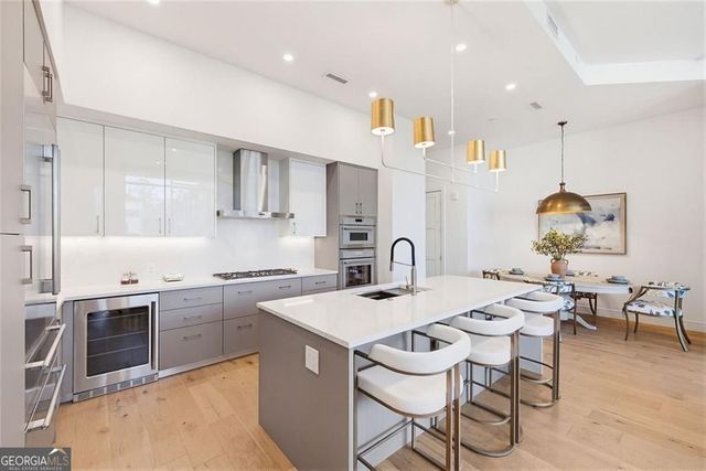 2425 Peachtree Road NE 412, Atlanta, GA 30305