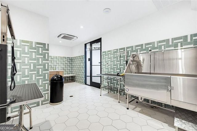 2425 Peachtree Road NE 412, Atlanta, GA 30305