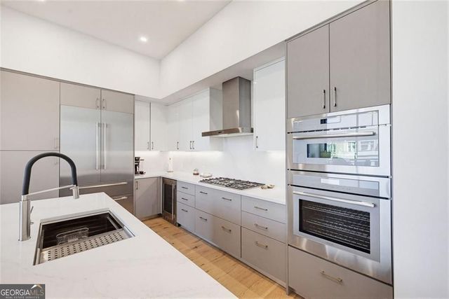 2425 Peachtree Road NE 412, Atlanta, GA 30305