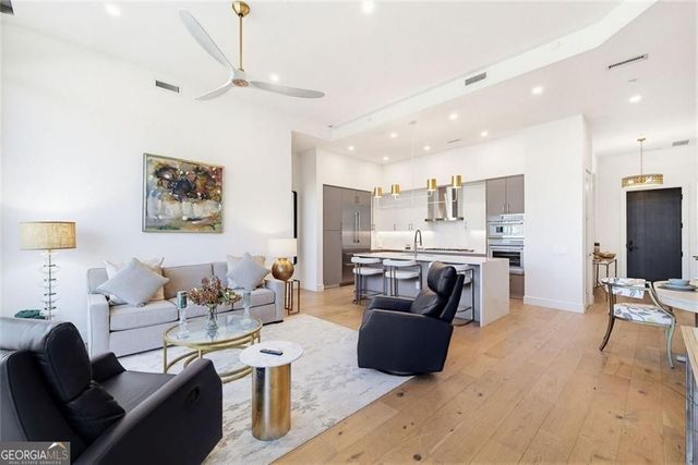 2425 Peachtree Road NE 412, Atlanta, GA 30305