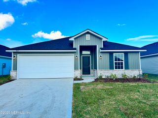 8382 HELMSLEY Boulevard, Jacksonville, FL 32219