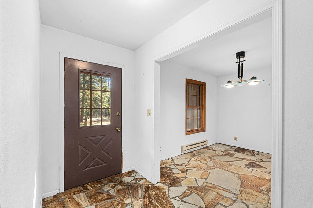121 N Robarge Rd, Metaline Falls, WA 99153 photo 3