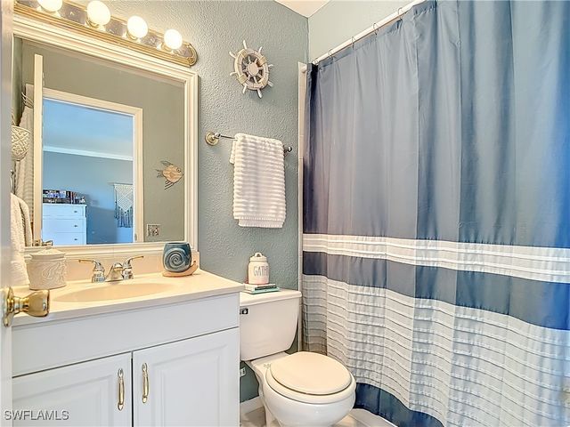 119 Lake Point LN 5B, Naples, FL 34112