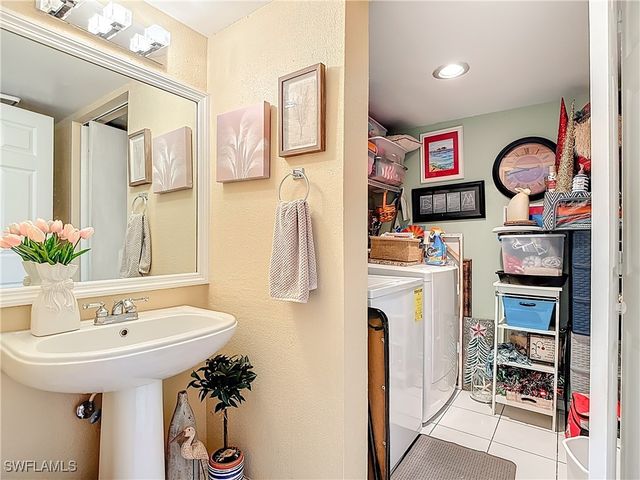 119 Lake Point LN 5B, Naples, FL 34112