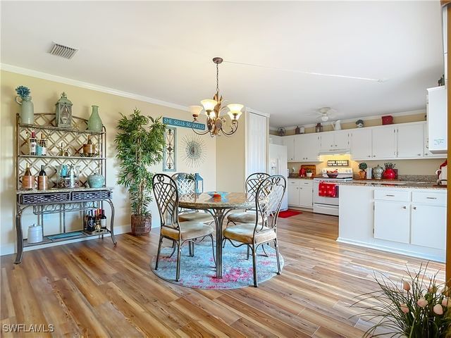 119 Lake Point LN 5B, Naples, FL 34112