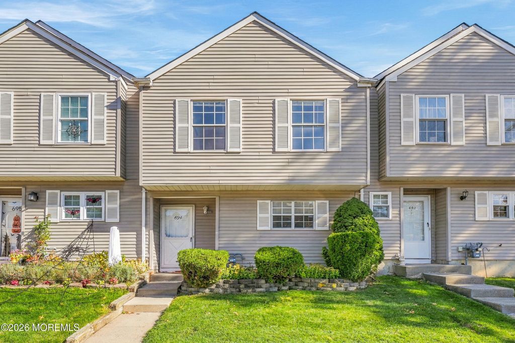 694 Darlington Drive 88, Old Bridge, NJ 08857