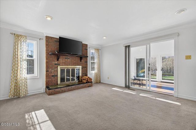 39 University Street, Bethlehem, NY 12158