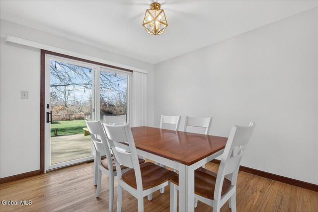 39 University Street, Bethlehem, NY 12158