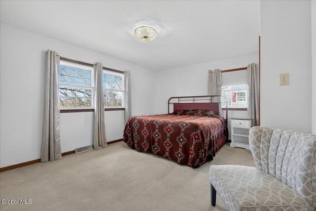 39 University Street, Bethlehem, NY 12158