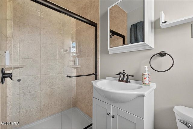 39 University Street, Bethlehem, NY 12158