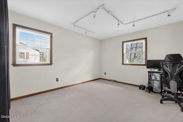 39 University Street, Bethlehem, NY 12158